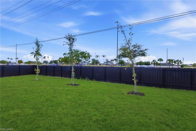 1906 NE 16th PL, Cape Coral, FL 33909