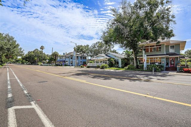 779 12TH AVE N, St Petersburg, FL 33704