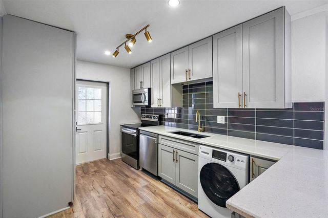 779 12TH AVE N, St Petersburg, FL 33704