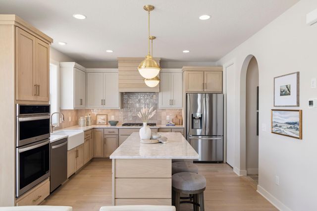 5003 Airlake Drive, Woodbury, MN 55129