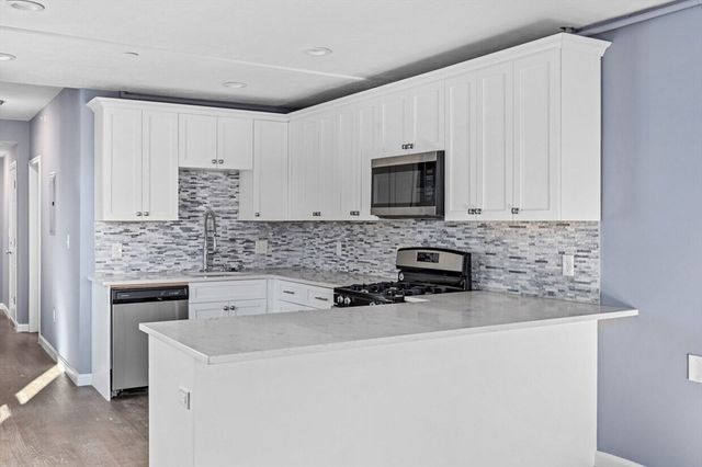 167 Lexington St 167, Boston, MA 02128