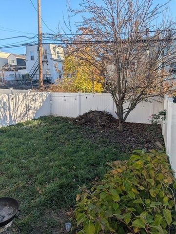 167 Lexington St 167, Boston, MA 02128