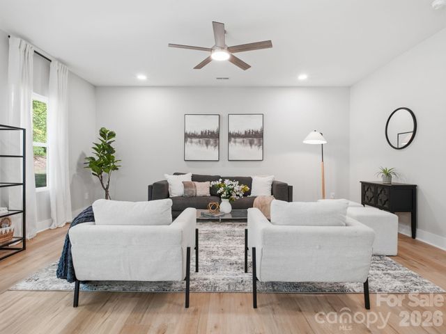 1699 Mission Oaks Street, Kannapolis, NC 28083