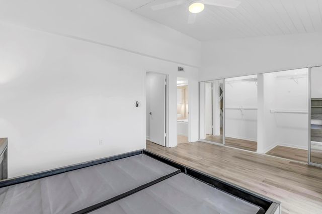 3827 NE 166th St, North Miami Beach, FL 33160