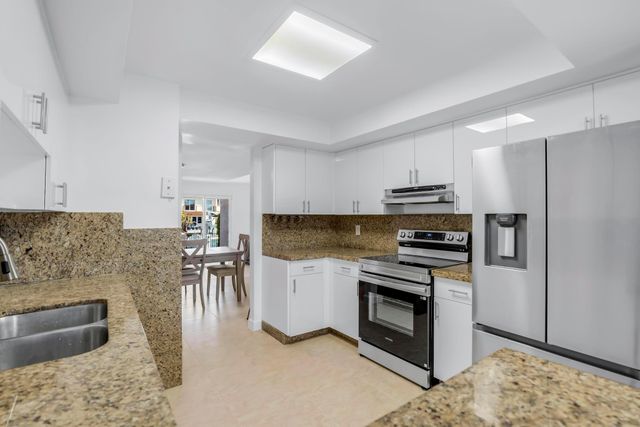 3827 NE 166th St, North Miami Beach, FL 33160