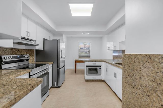 3827 NE 166th St, North Miami Beach, FL 33160