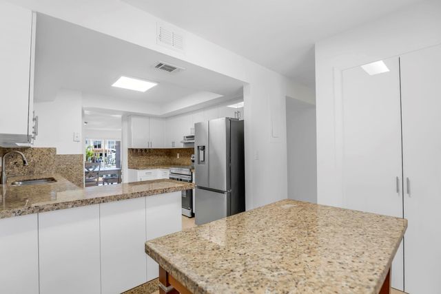 3827 NE 166th St, North Miami Beach, FL 33160