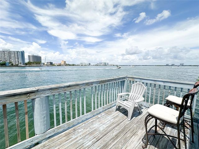 2140 Bay Dr, Miami Beach, FL 33141