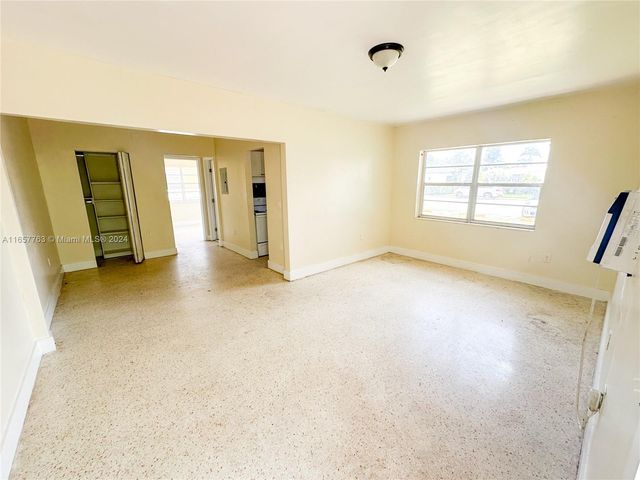 2140 Bay Dr, Miami Beach, FL 33141