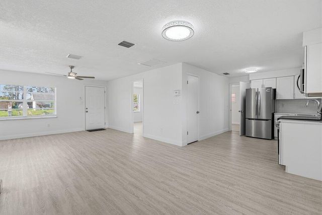 311 Essex Drive, Fort Pierce, FL 34946