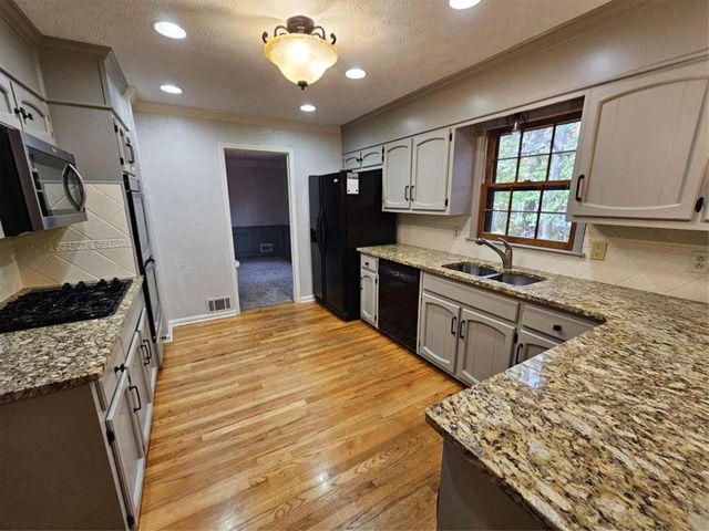 5525 Wedgewood Court, Lilburn, GA 30047