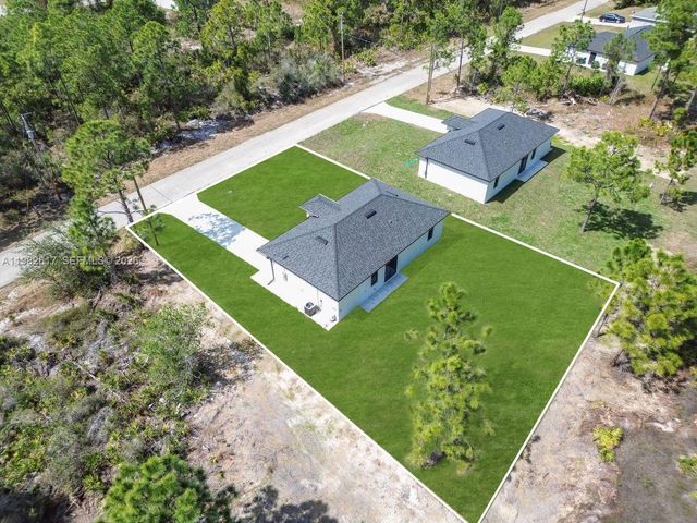 637 Summit Ave S, Lehigh Acres, FL 33974