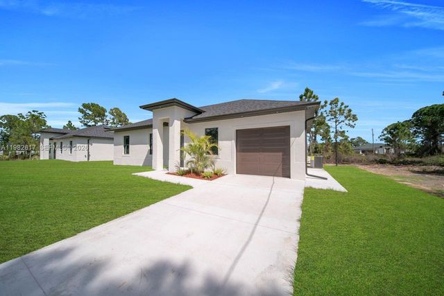 637 Summit Ave S, Lehigh Acres, FL 33974