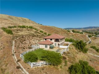 13560 Sego Rd., Agua Dulce, CA 91390