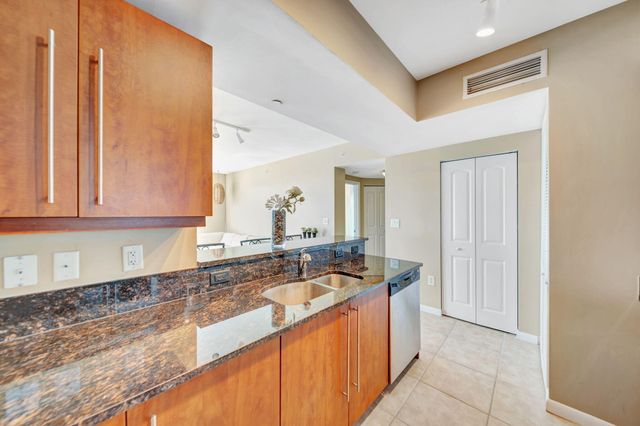7350 SW 89th Street 2102s, Miami, FL 33156