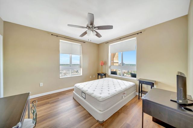 7350 SW 89th Street 2102s, Miami, FL 33156