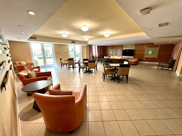 7350 SW 89th Street 2102s, Miami, FL 33156