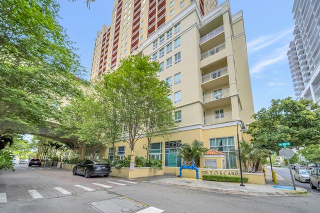 7350 SW 89th Street 2102s, Miami, FL 33156