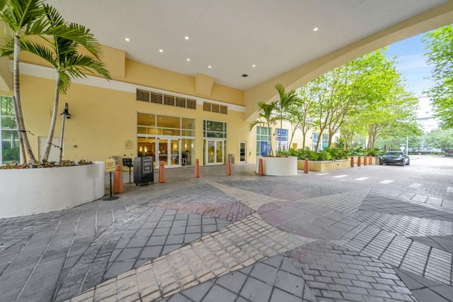 7350 SW 89th Street 2102s, Miami, FL 33156