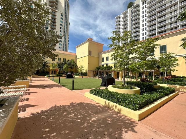 7350 SW 89th Street 2102s, Miami, FL 33156