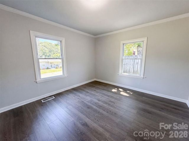 123 E Farmview Street, Gastonia, NC 28054