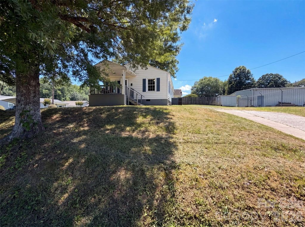 123 E Farmview Street, Gastonia, NC 28054