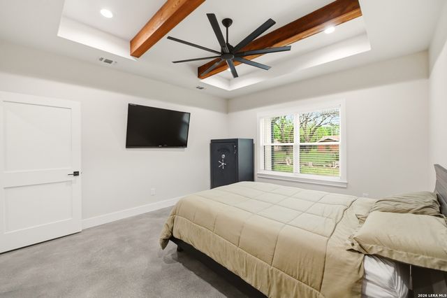 812 Lafayette, Castroville, TX 78009