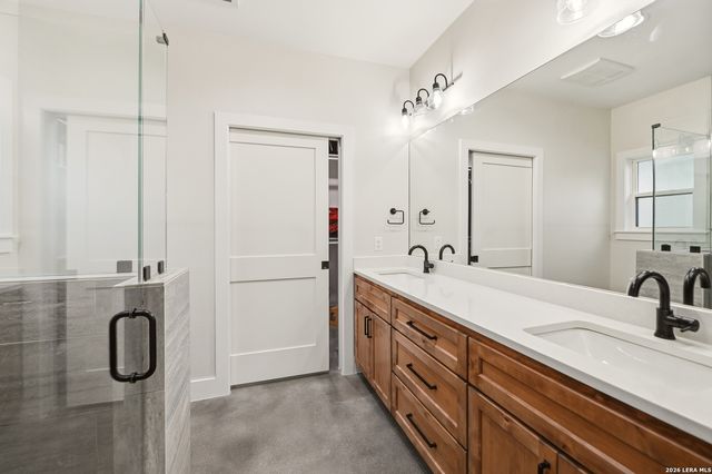 812 Lafayette, Castroville, TX 78009