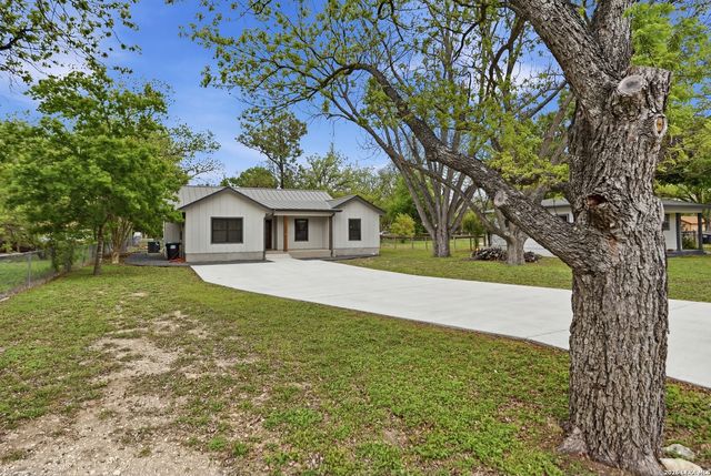 812 Lafayette, Castroville, TX 78009
