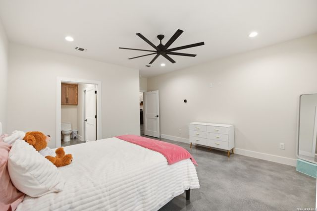 812 Lafayette, Castroville, TX 78009