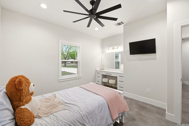 812 Lafayette, Castroville, TX 78009