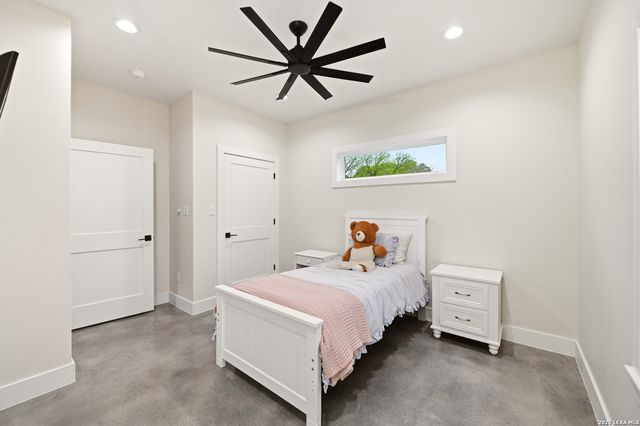 812 Lafayette, Castroville, TX 78009