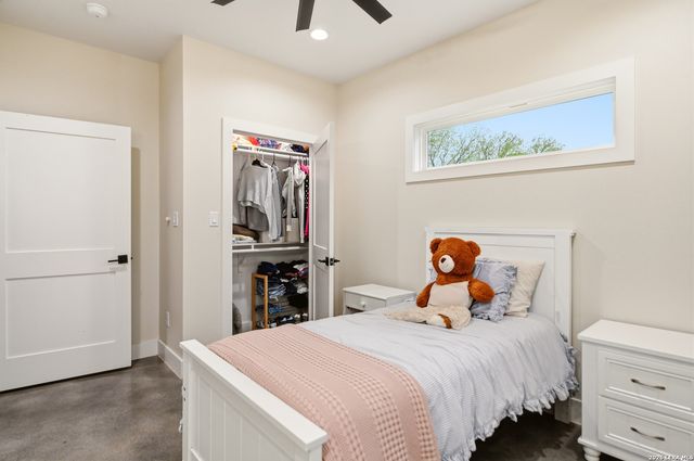 812 Lafayette, Castroville, TX 78009