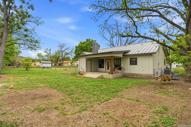 812 Lafayette, Castroville, TX 78009