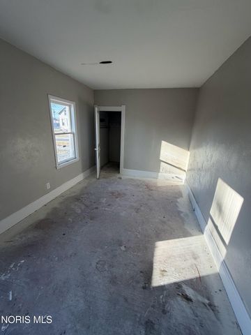 1019 Gordon Street, Toledo, OH 43609