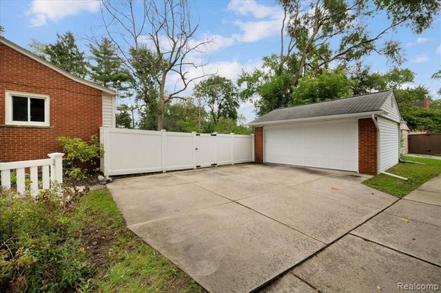 4419 Beverly Court, Royal Oak, MI 48073