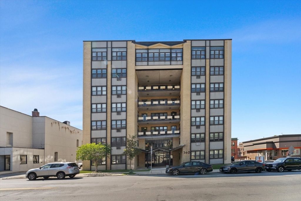 340 Main St 709, Melrose, MA 02176