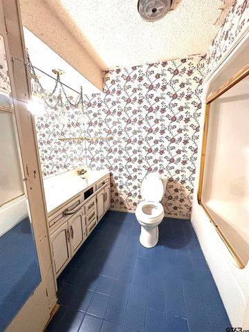 3239 Berryhill Dr, Tyler, TX 75702