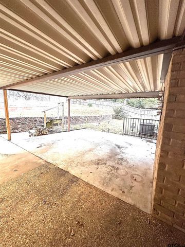 3239 Berryhill Dr, Tyler, TX 75702