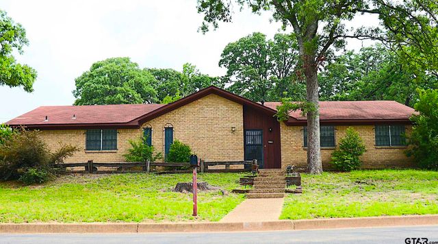 3239 Berryhill Dr, Tyler, TX 75702