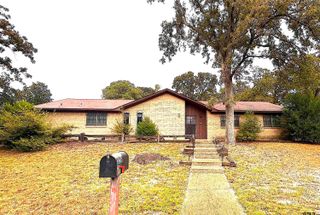 3239 Berryhill Dr, Tyler, TX 75702