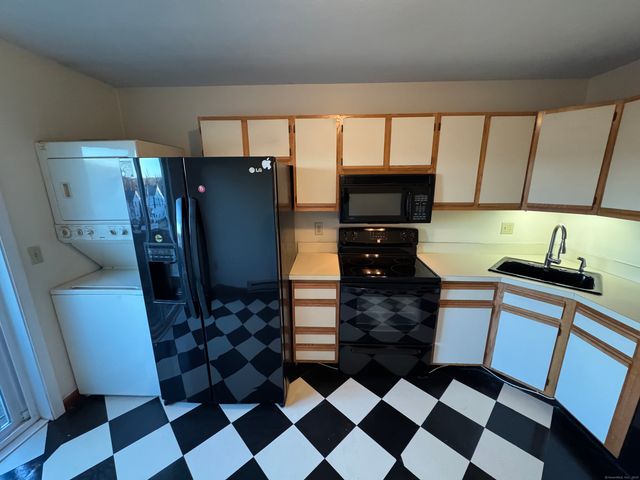 81 Chipman Street APT 6, Waterbury, CT 06708