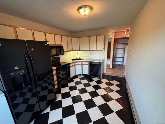 81 Chipman Street APT 6, Waterbury, CT 06708