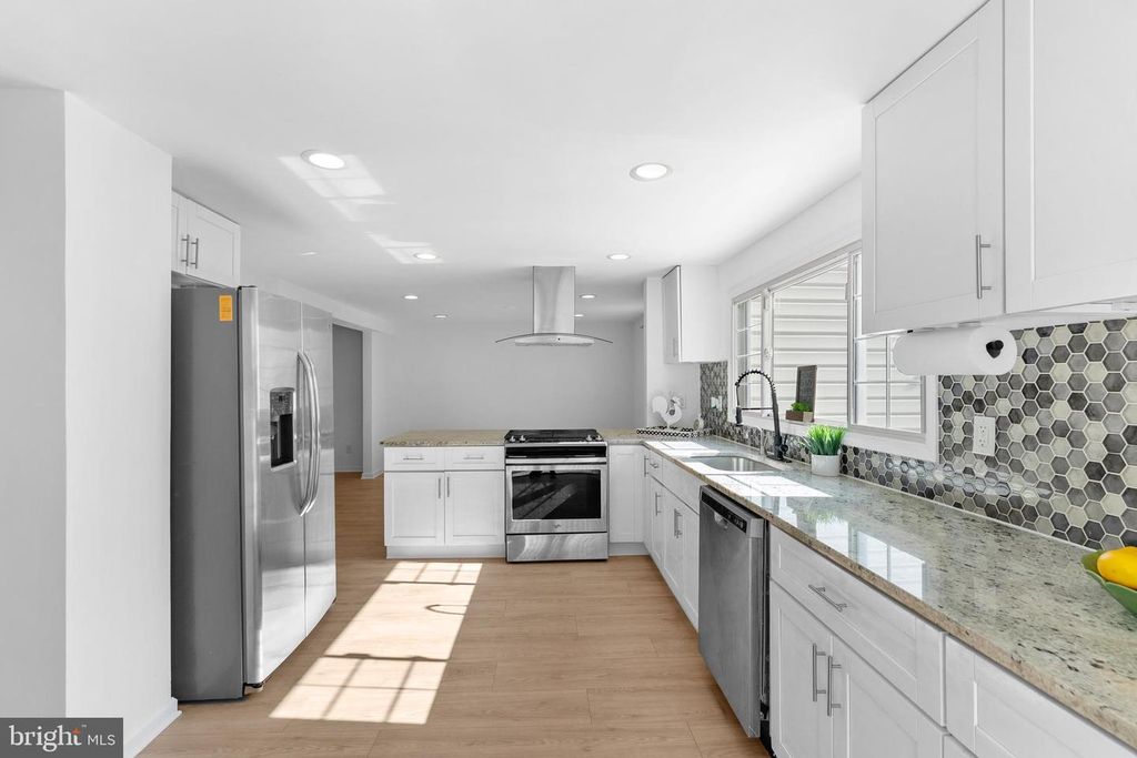 Image 2 of property listing at 5637 HIGH TOR HL, Columbia, MD 21045