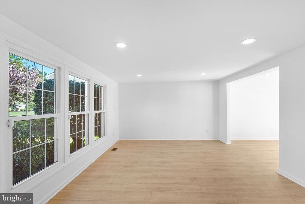 Image 23 of property listing at 5637 HIGH TOR HL, Columbia, MD 21045