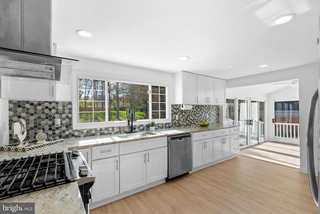 Image 3 of property listing at 5637 HIGH TOR HL, Columbia, MD 21045