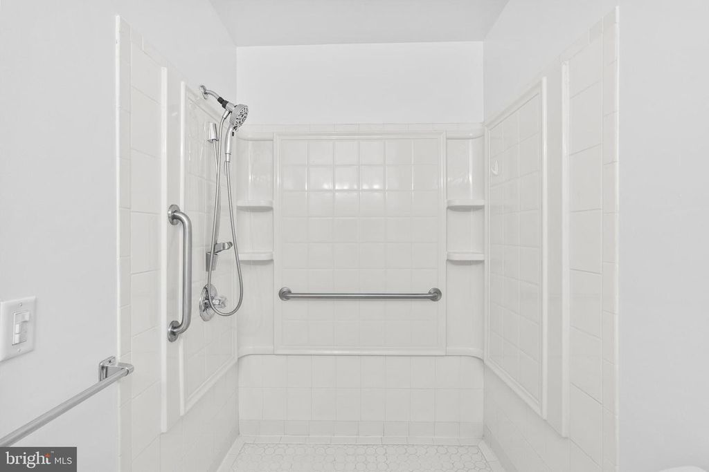Image 39 of property listing at 5637 HIGH TOR HL, Columbia, MD 21045