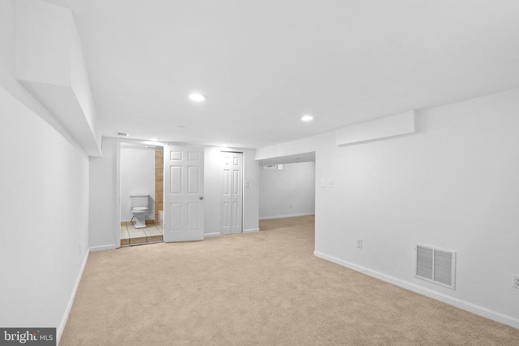 Image 61 of property listing at 5637 HIGH TOR HL, Columbia, MD 21045