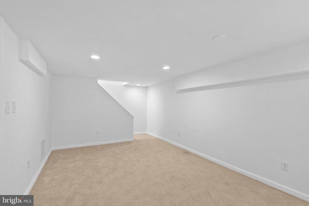 Image 62 of property listing at 5637 HIGH TOR HL, Columbia, MD 21045