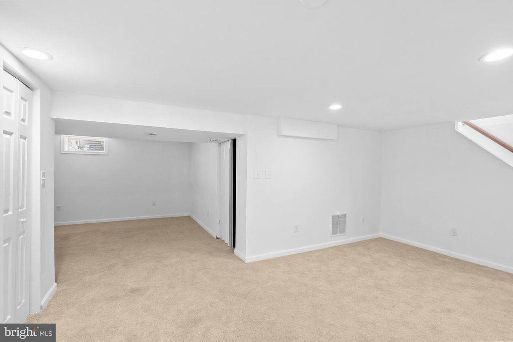Image 63 of property listing at 5637 HIGH TOR HL, Columbia, MD 21045